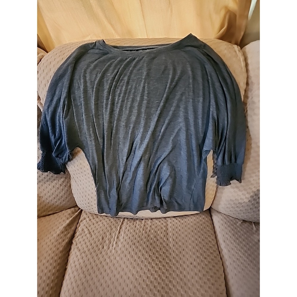 Women's Large Top- 3/4 Sleeve